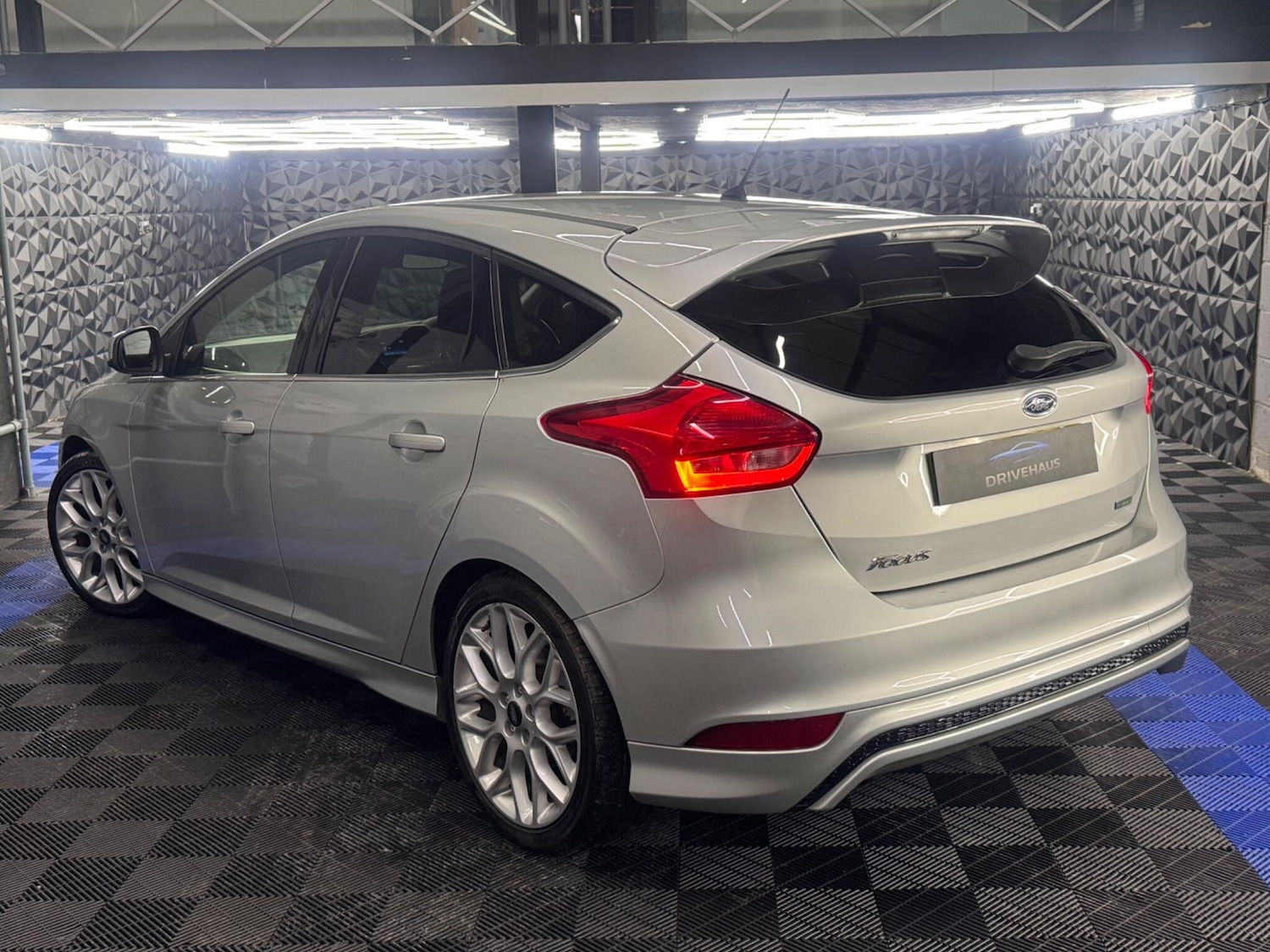 Used Ford Focus 2015 for sale - 77131102: Photo 16