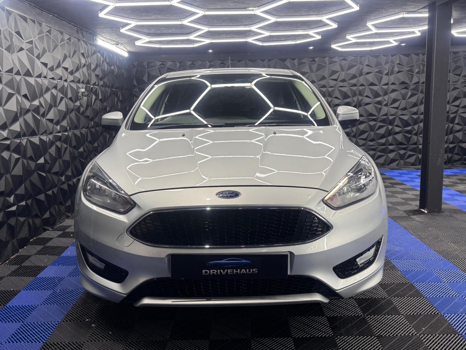 Used Ford Focus 2015 for sale - 77131102: Photo 3