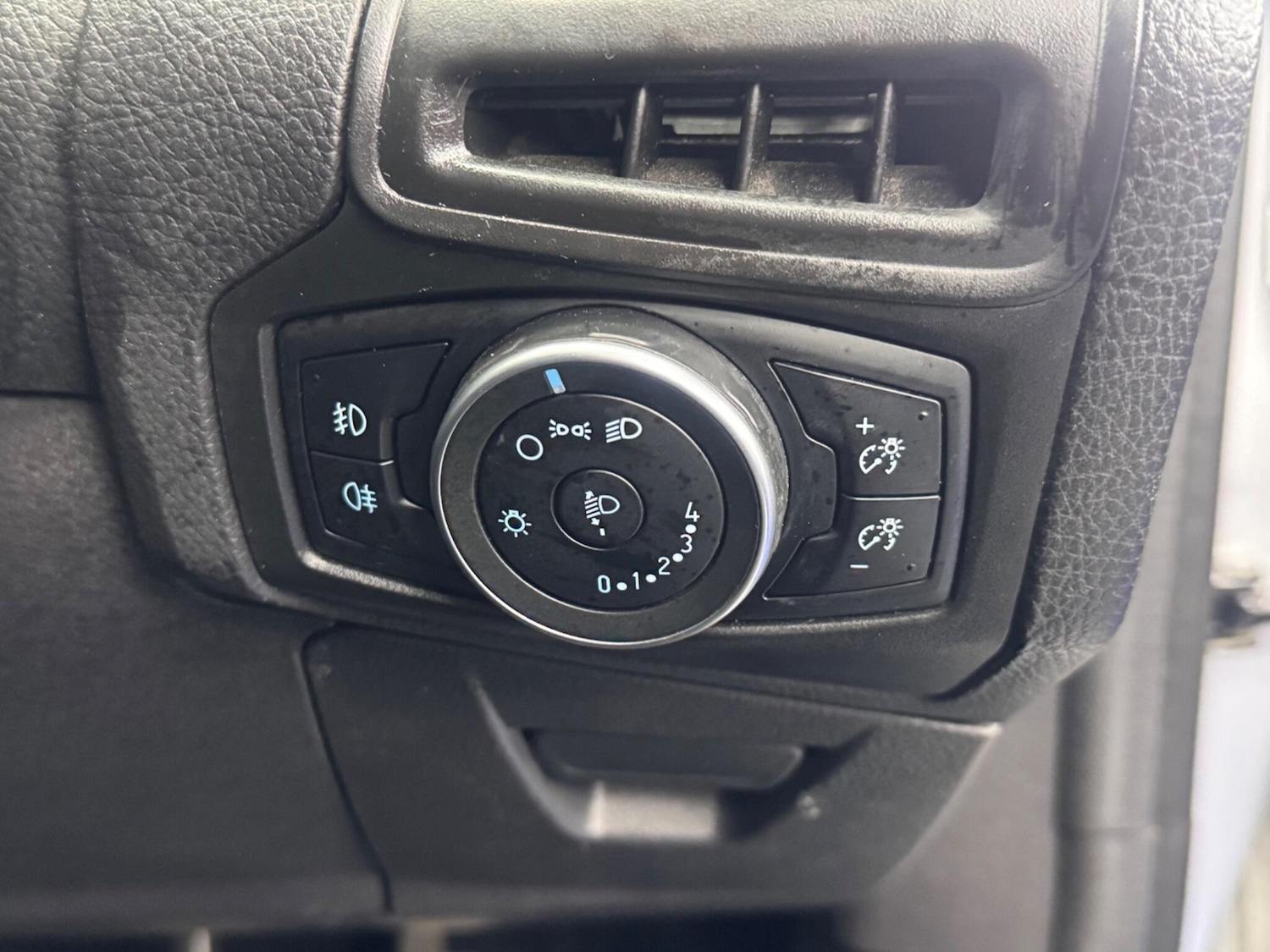 Used Ford Focus 2015 for sale - 77131102: Photo 30