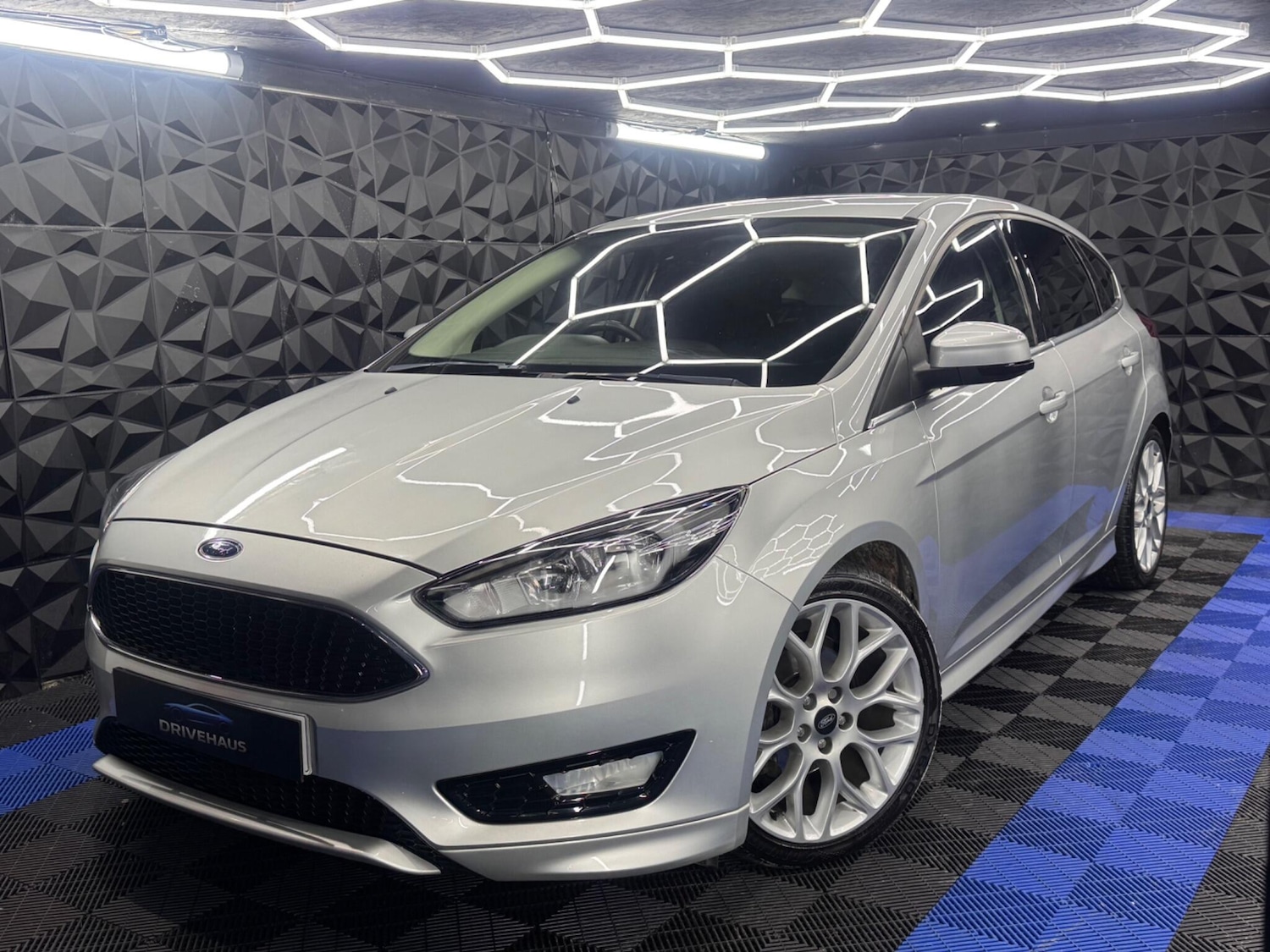 Used Ford Focus 2015 for sale - 77131102: Photo 4
