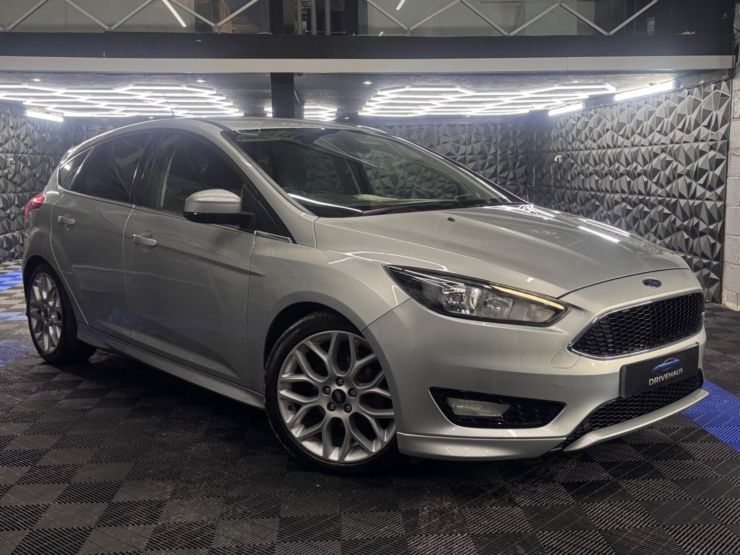 Used Ford Focus 2015 for sale - 77131102: Photo 6