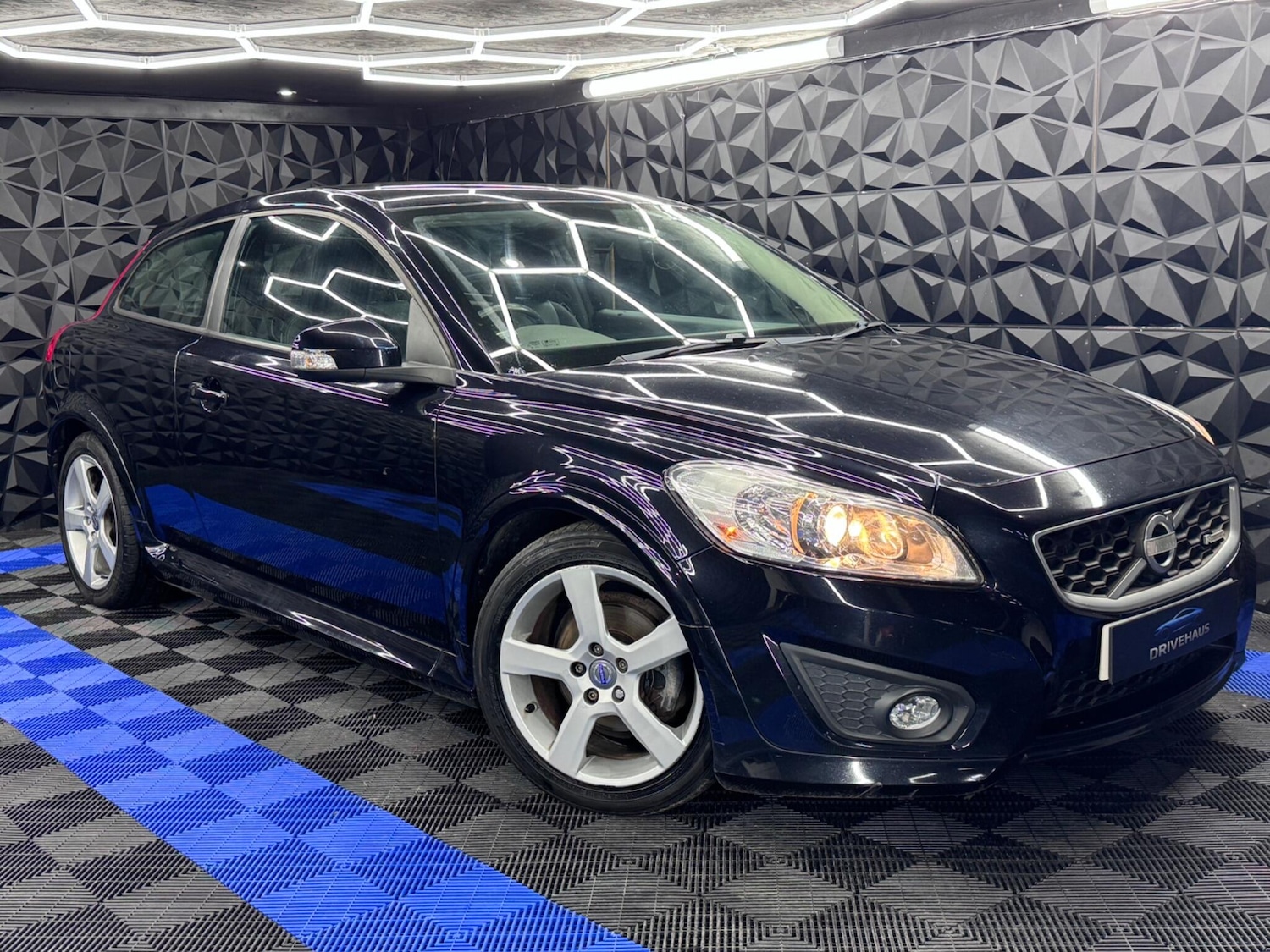 Used Volvo C30 2012 for sale - 76423698: Photo 1