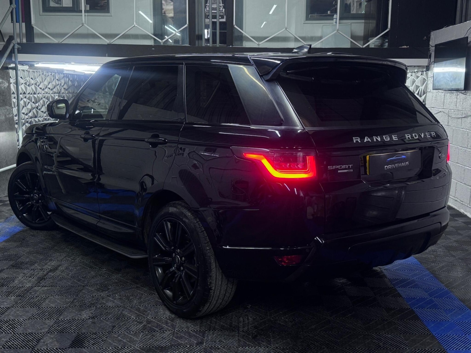 Used Land Rover Range Rover Sport 2018 for sale - 76742613: Photo 13