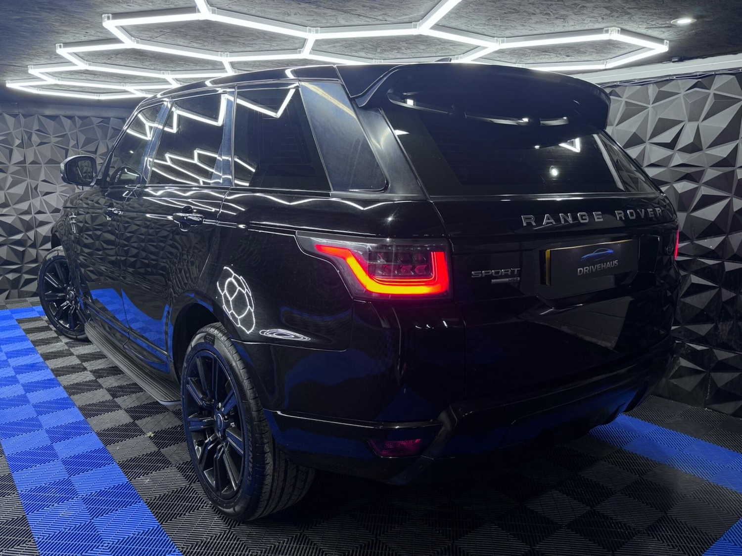 Used Land Rover Range Rover Sport 2018 for sale - 76742613: Photo 14