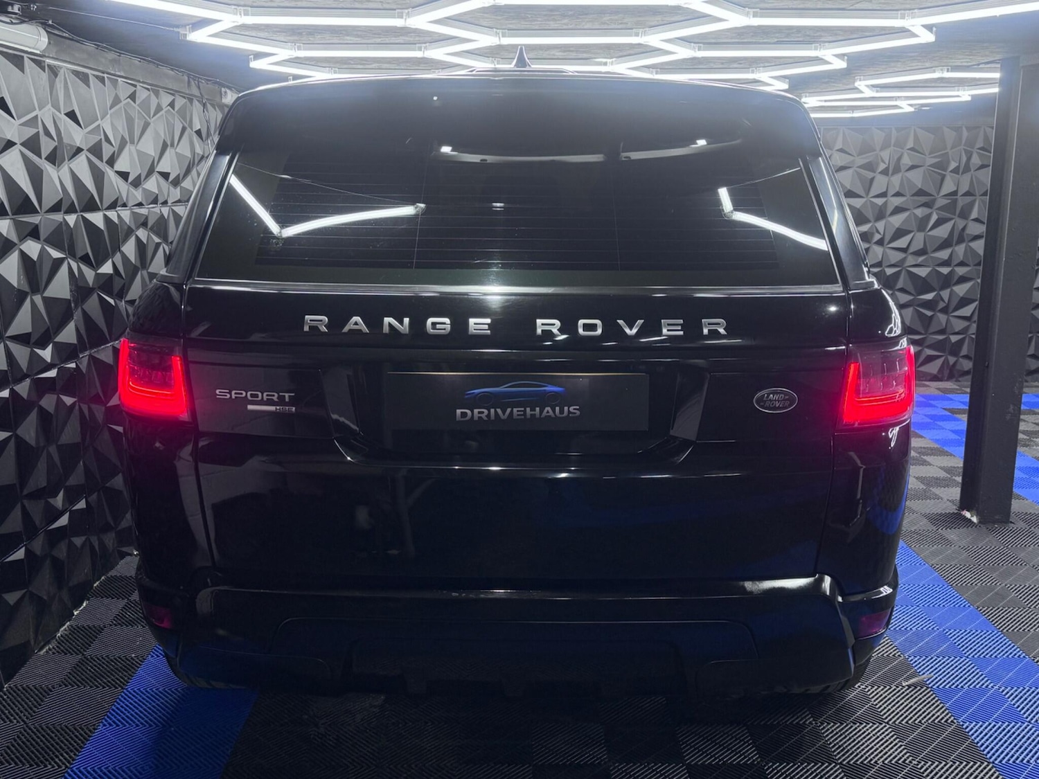 Used Land Rover Range Rover Sport 2018 for sale - 76742613: Photo 16