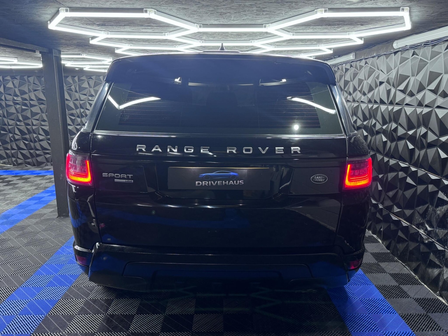 Used Land Rover Range Rover Sport 2018 for sale - 76742613: Photo 18