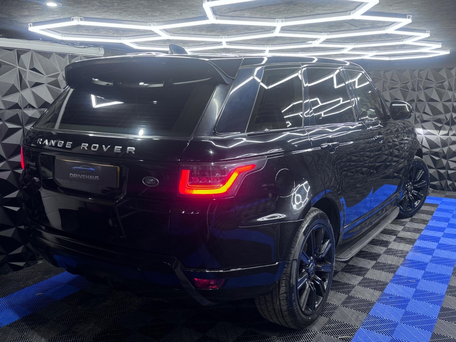 Used Land Rover Range Rover Sport 2018 for sale - 76742613: Photo 19