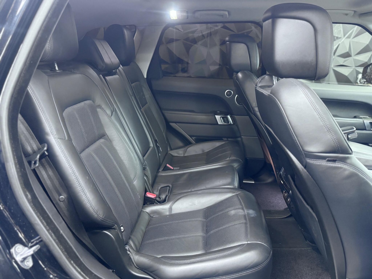 Used Land Rover Range Rover Sport 2018 for sale - 76742613: Photo 28