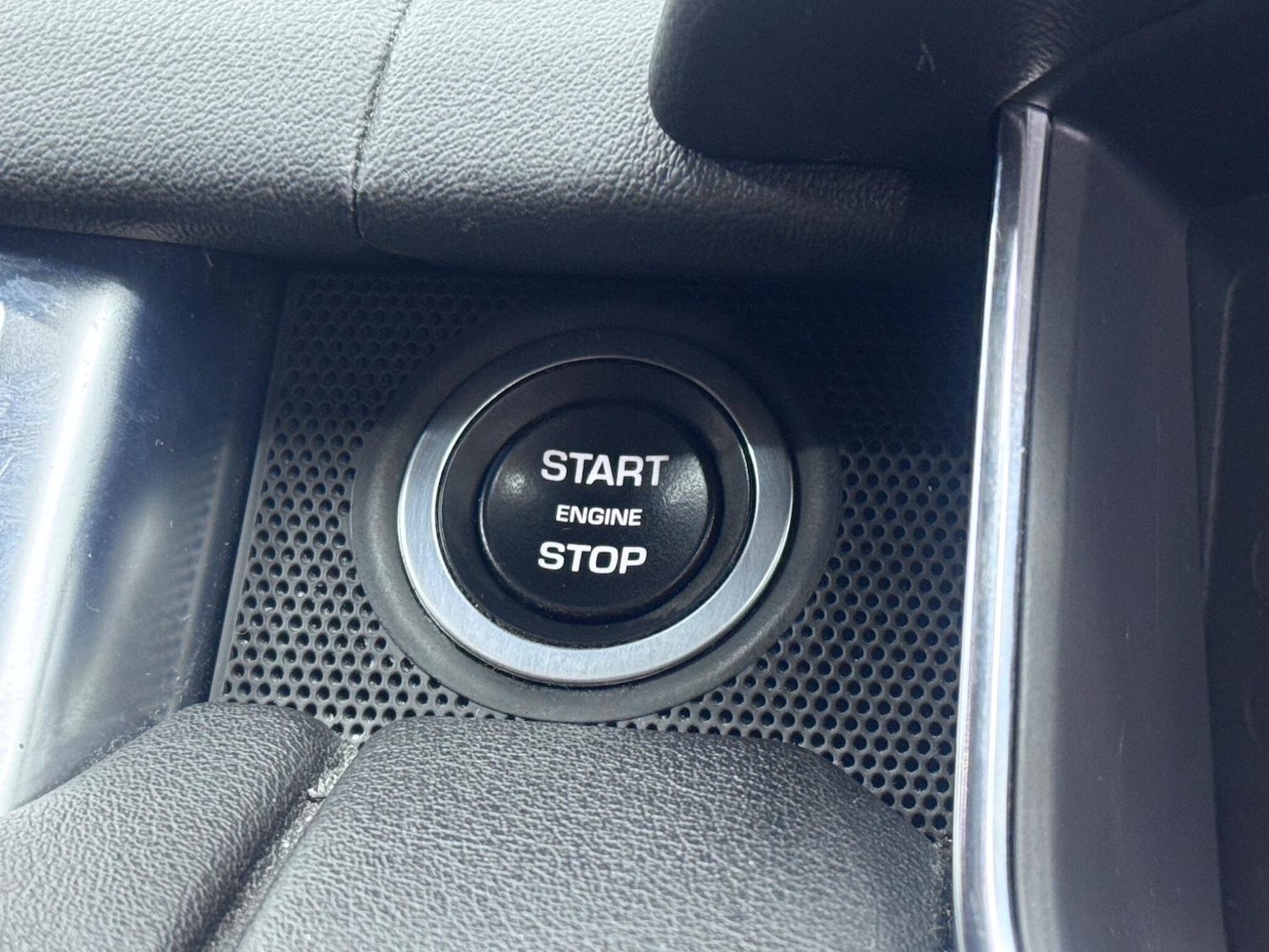 Used Land Rover Range Rover Sport 2018 for sale - 76742613: Photo 32