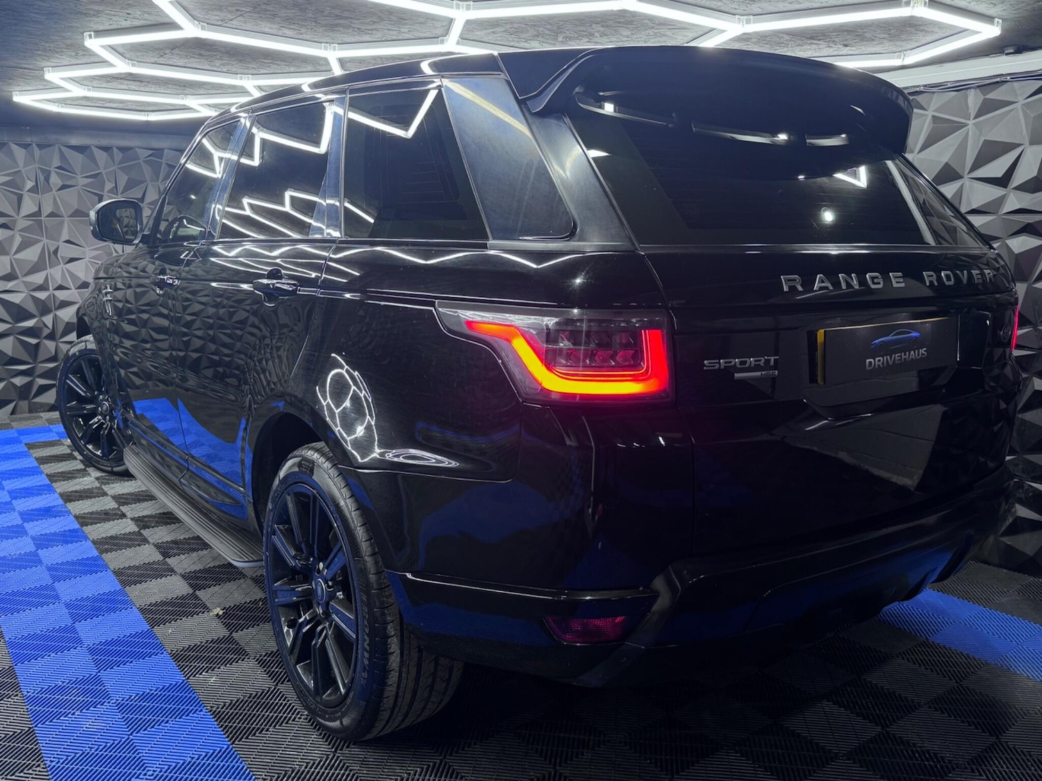 Used Land Rover Range Rover Sport 2018 for sale - 76742613: Photo 40