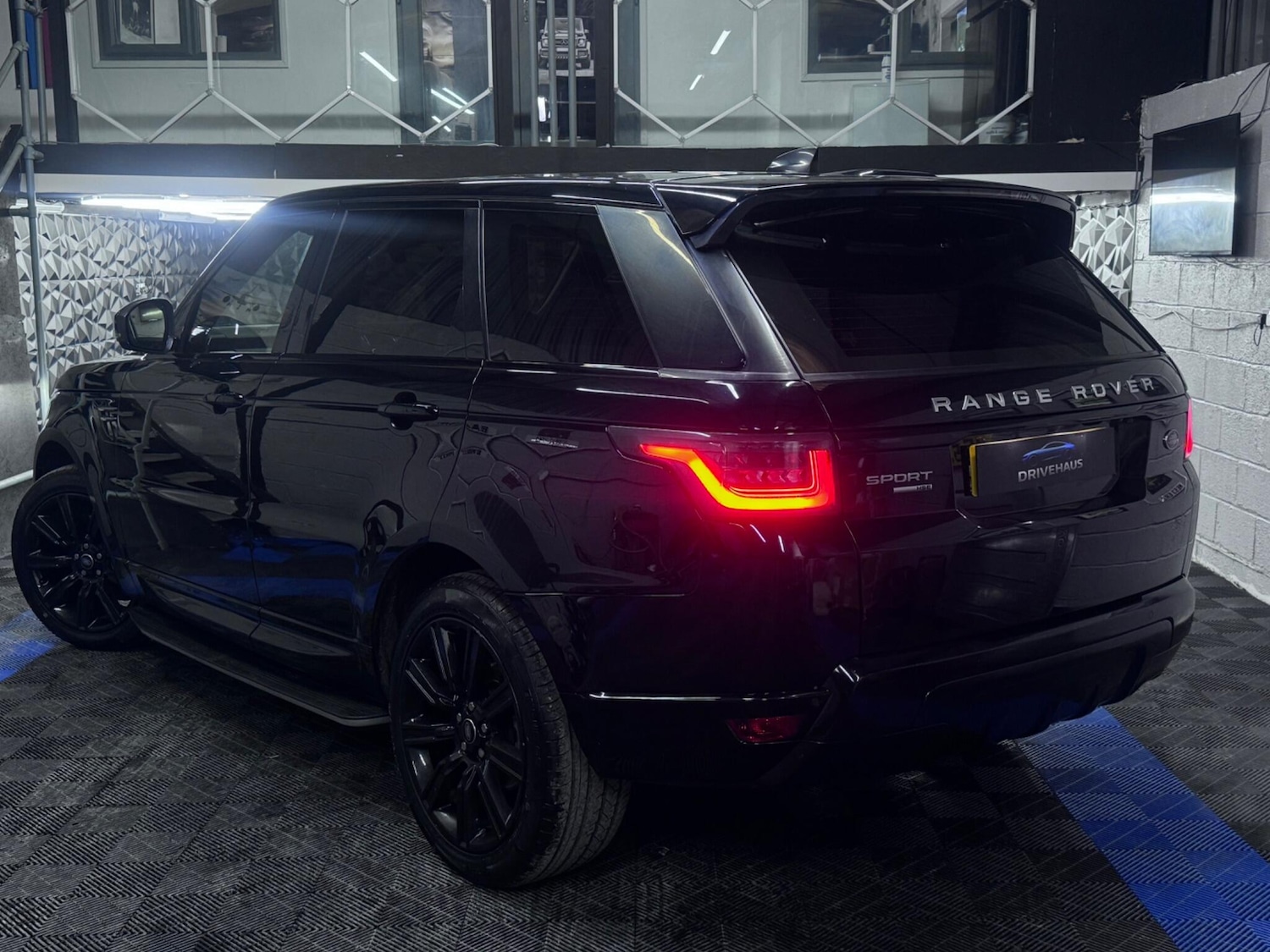 Used Land Rover Range Rover Sport 2018 for sale - 76742613: Photo 5