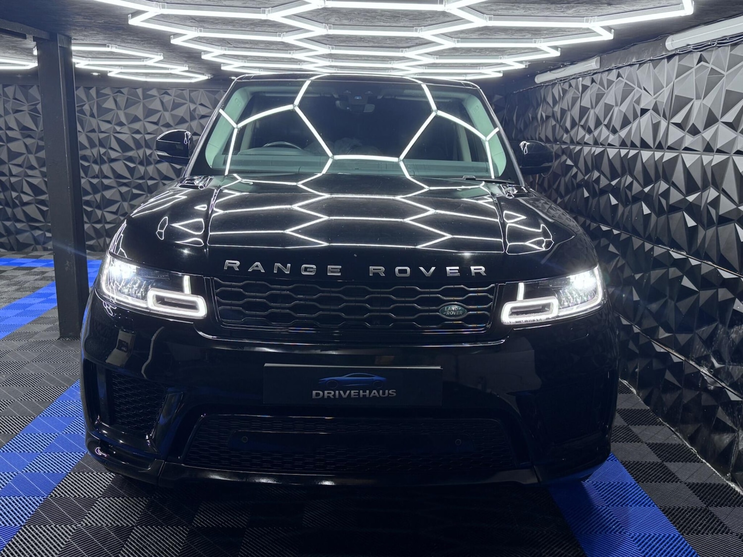 Used Land Rover Range Rover Sport 2018 for sale - 76742613: Photo 8