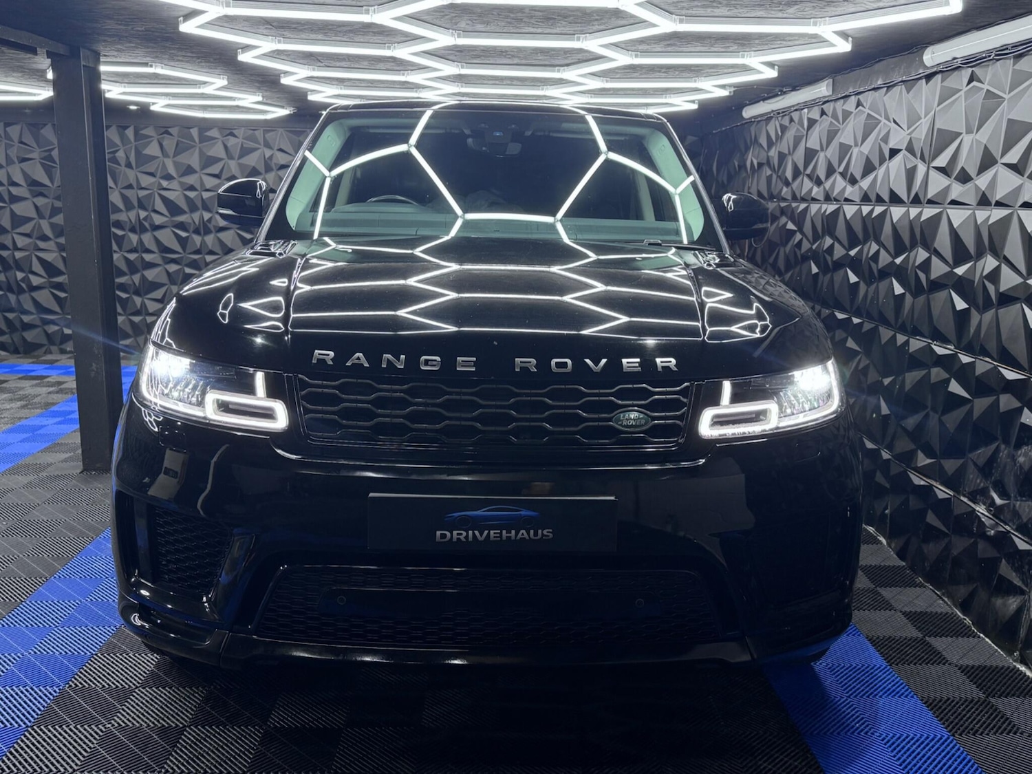 Used Land Rover Range Rover Sport 2018 for sale - 76742613: Photo 9