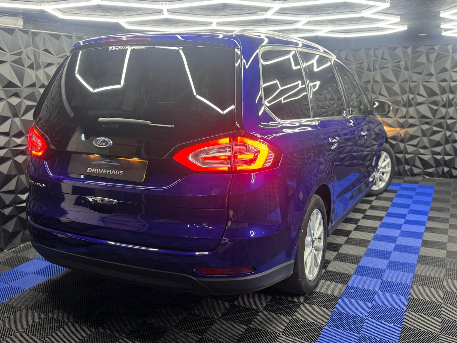 Used Ford Galaxy 2017 for sale - 77291988: Photo 21