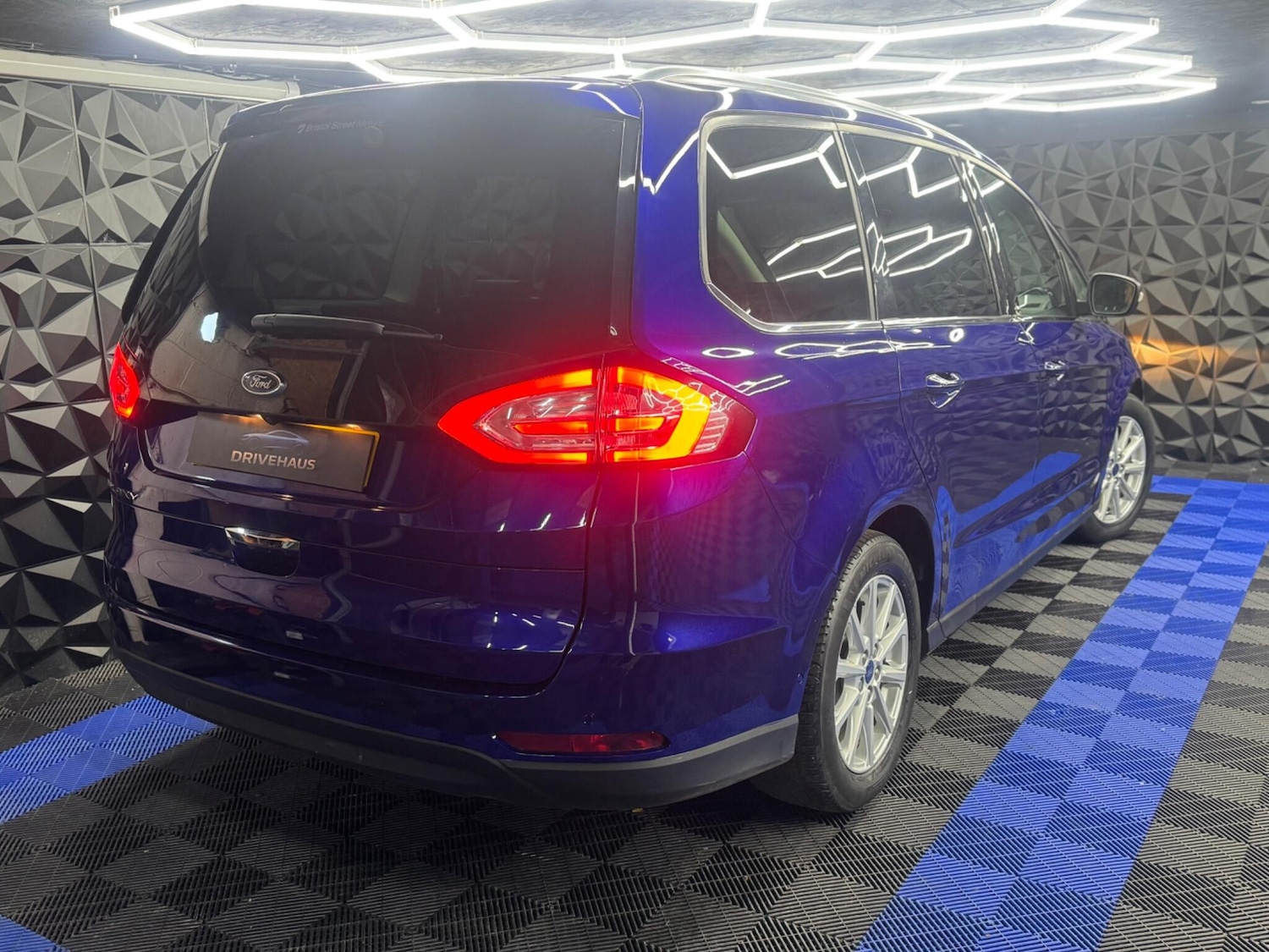 Used Ford Galaxy 2017 for sale - 77291988: Photo 23