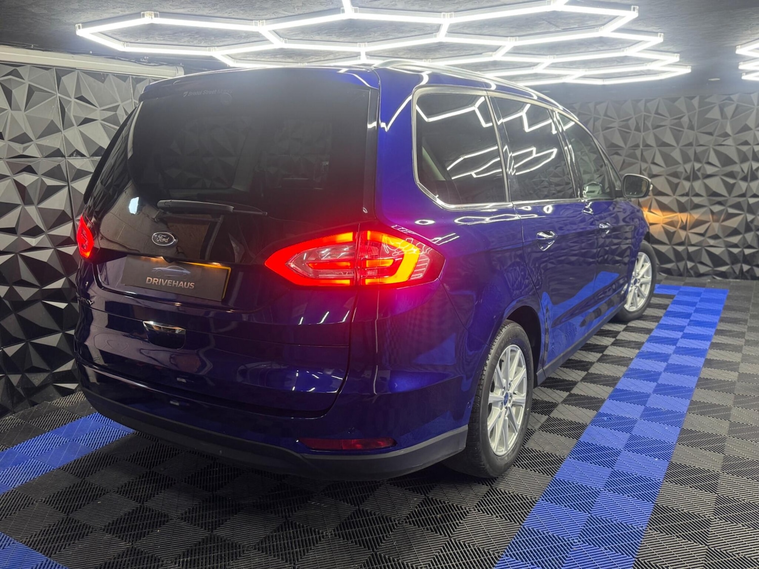 Used Ford Galaxy 2017 for sale - 77291988: Photo 24