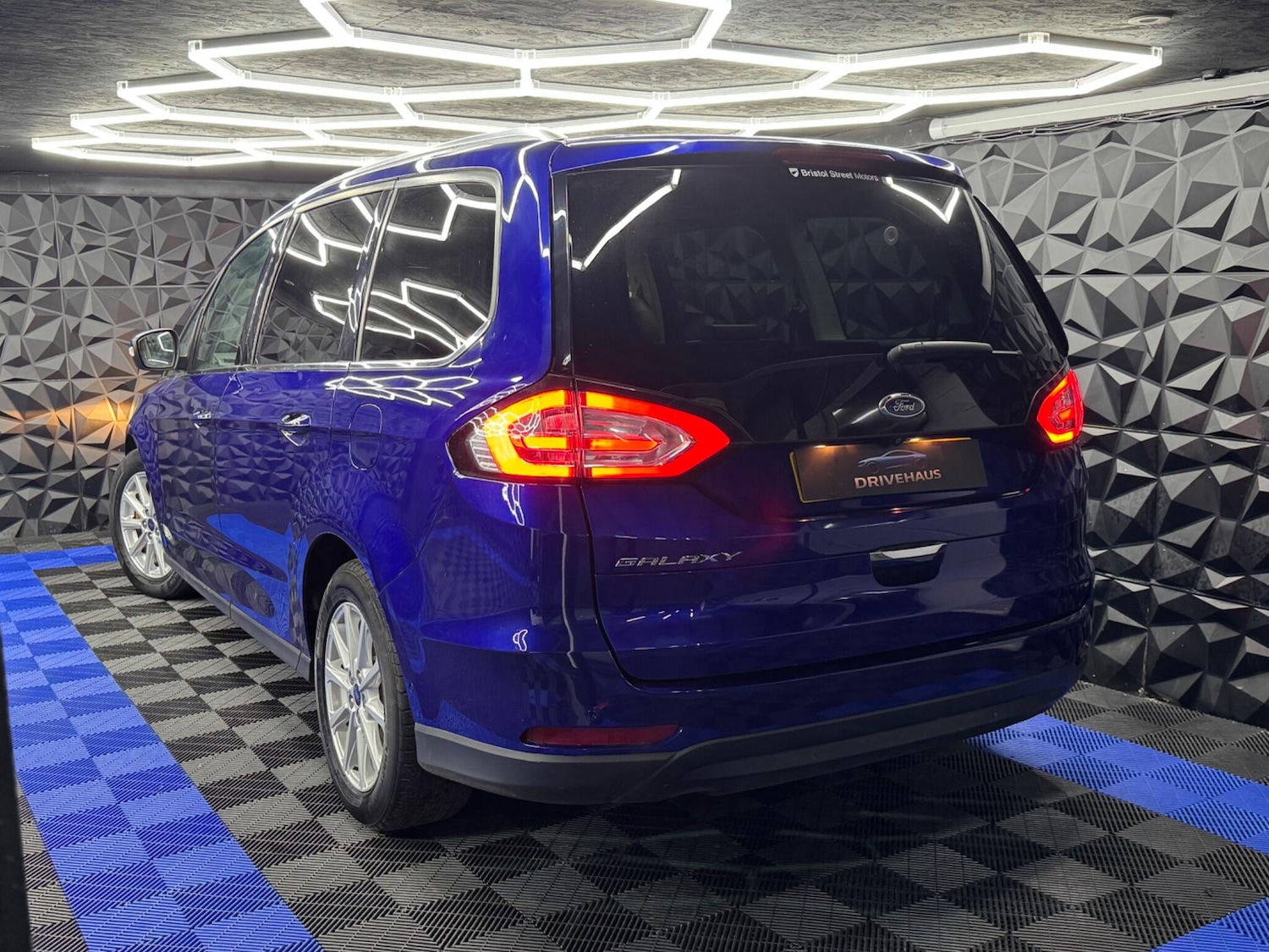 Used Ford Galaxy 2017 for sale - 77291988: Photo 4