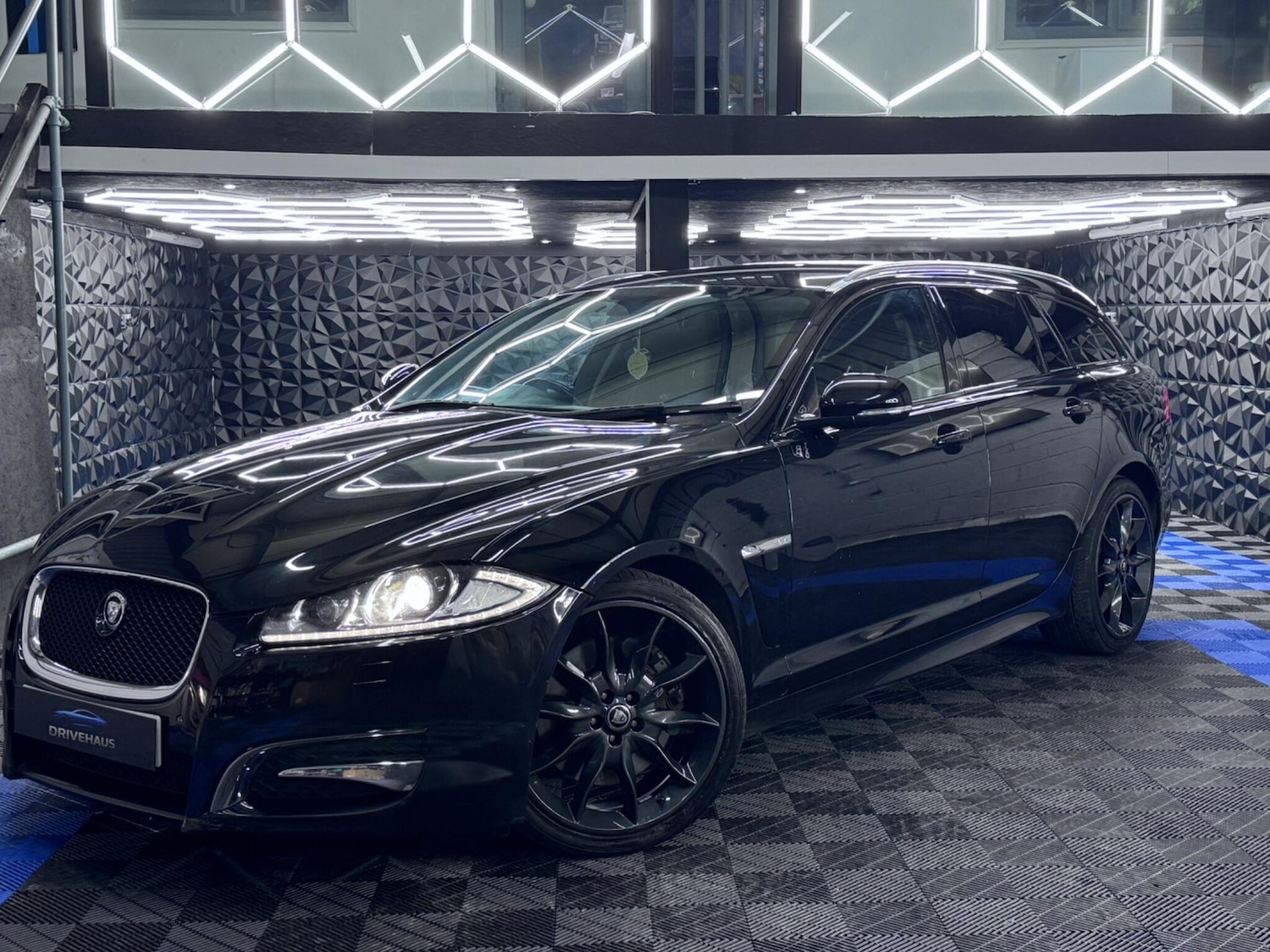 Used Jaguar XF 2014 for sale - 77291265: Photo 13