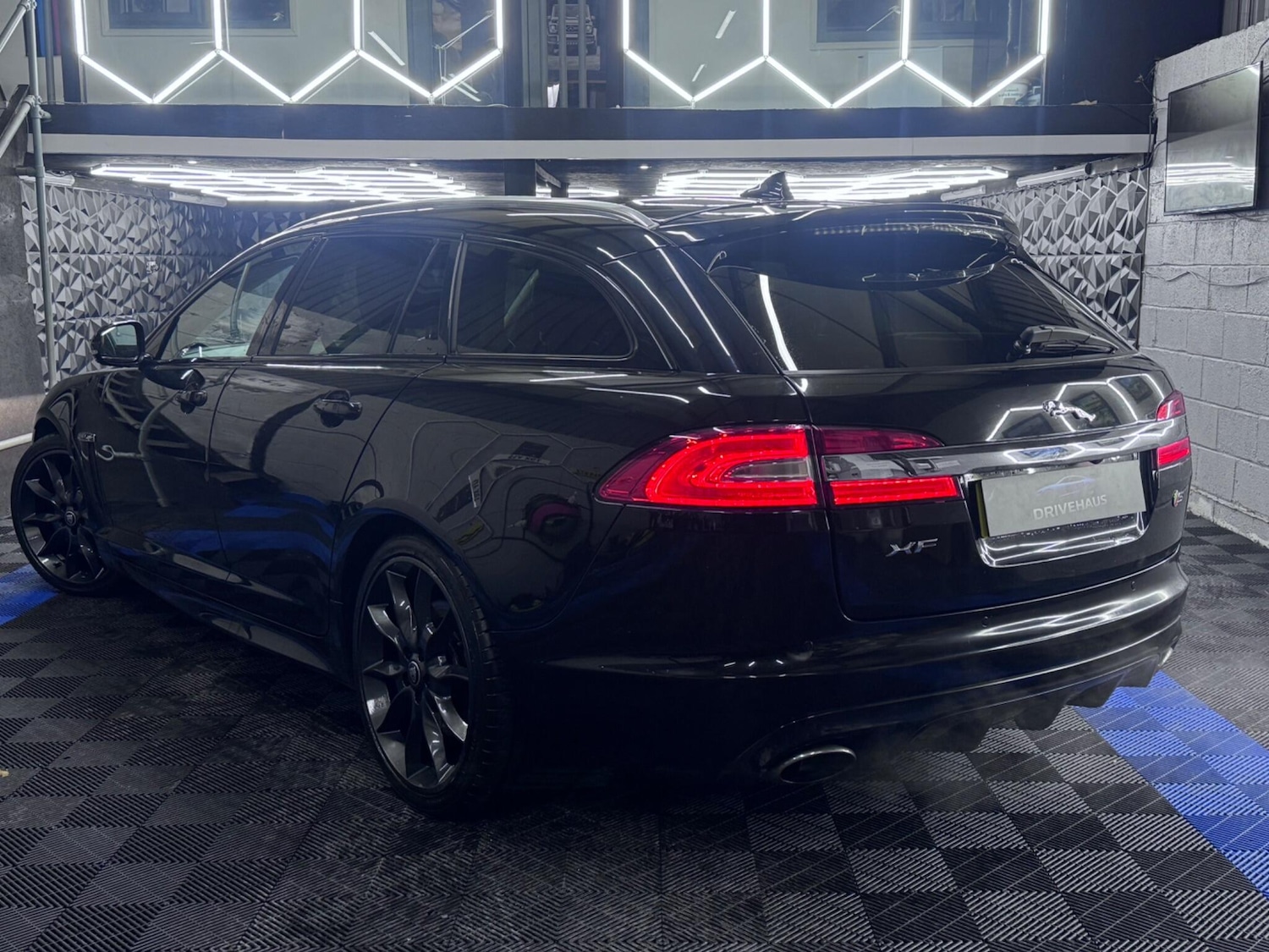 Used Jaguar XF 2014 for sale - 77291265: Photo 17