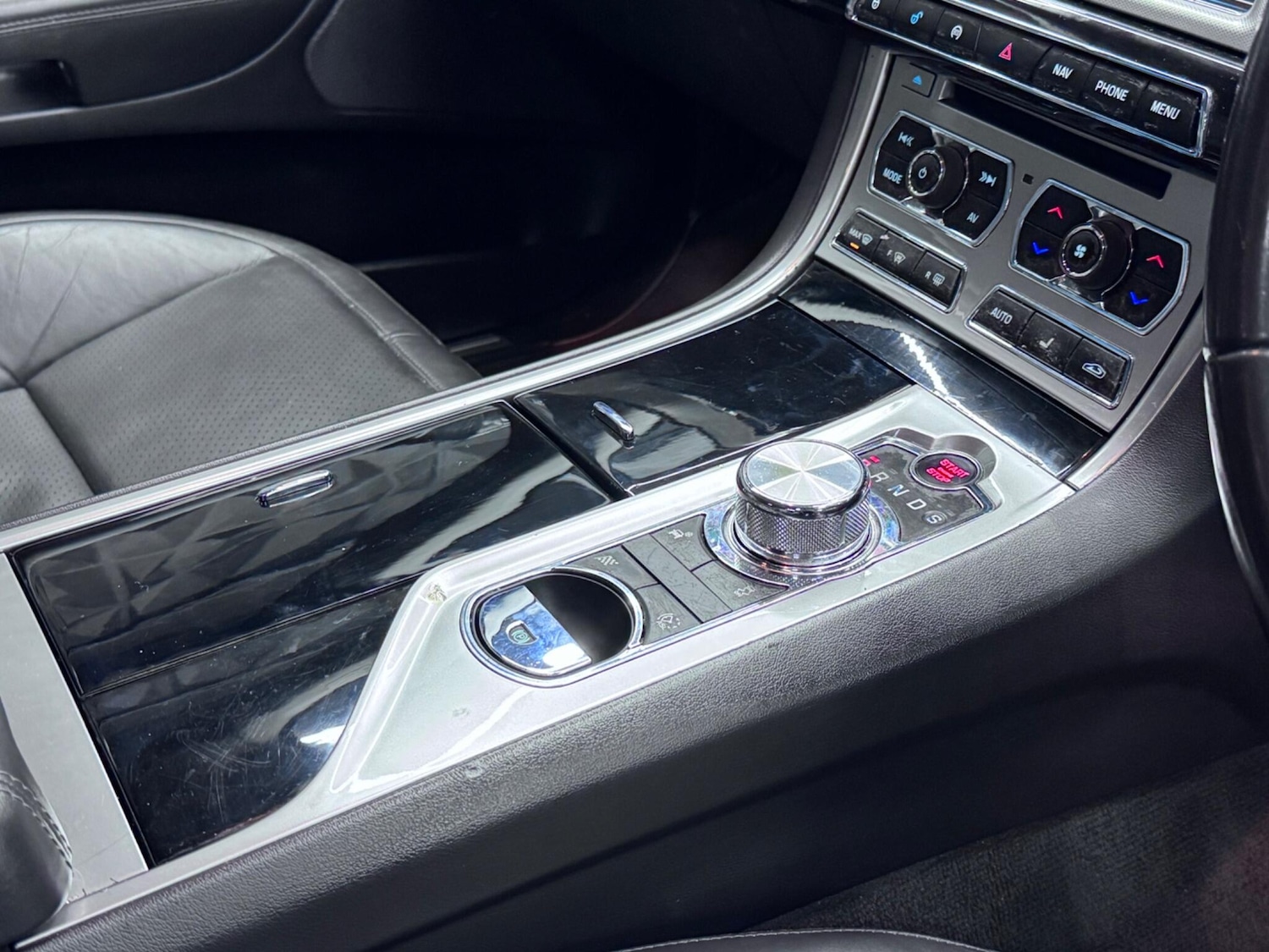 Used Jaguar XF 2014 for sale - 77291265: Photo 26