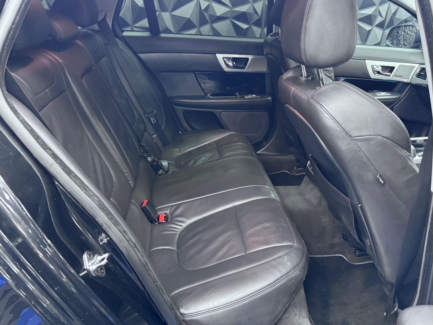 Used Jaguar XF 2014 for sale - 77291265: Photo 28