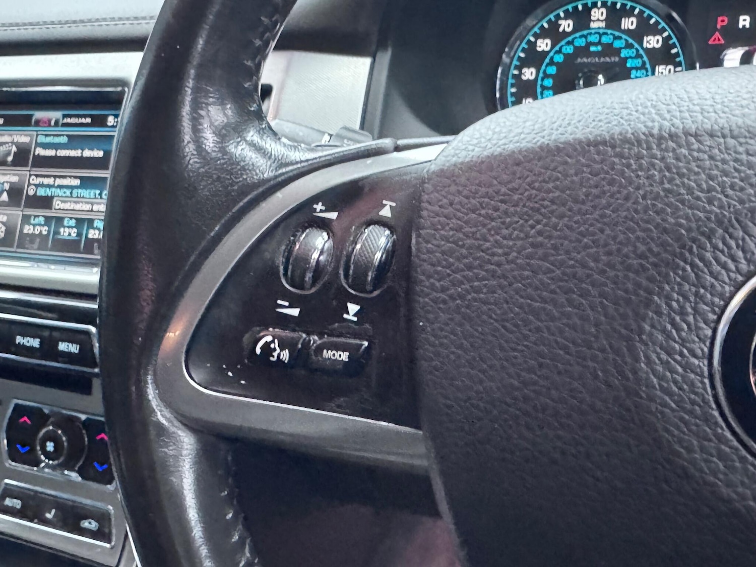 Used Jaguar XF 2014 for sale - 77291265: Photo 32