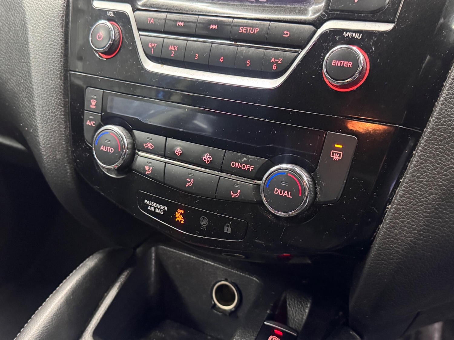 Used Nissan Qashqai 2018 for sale - 77290670: Photo 30