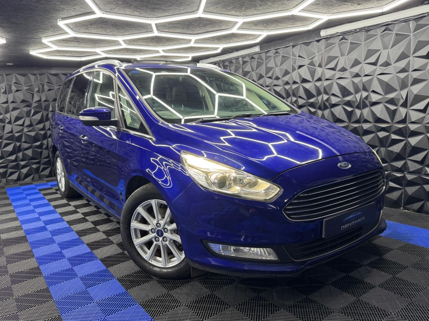 Used Ford Galaxy 2017 for sale - 76200662: Photo 1