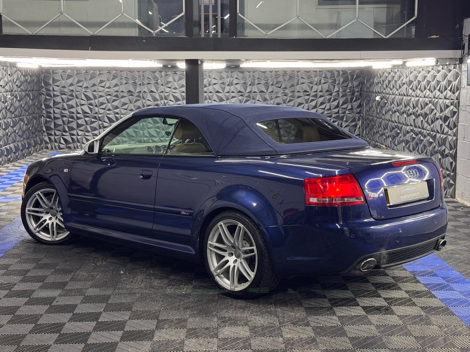 Used Audi RS4 2006 for sale - 77291960: Photo 8