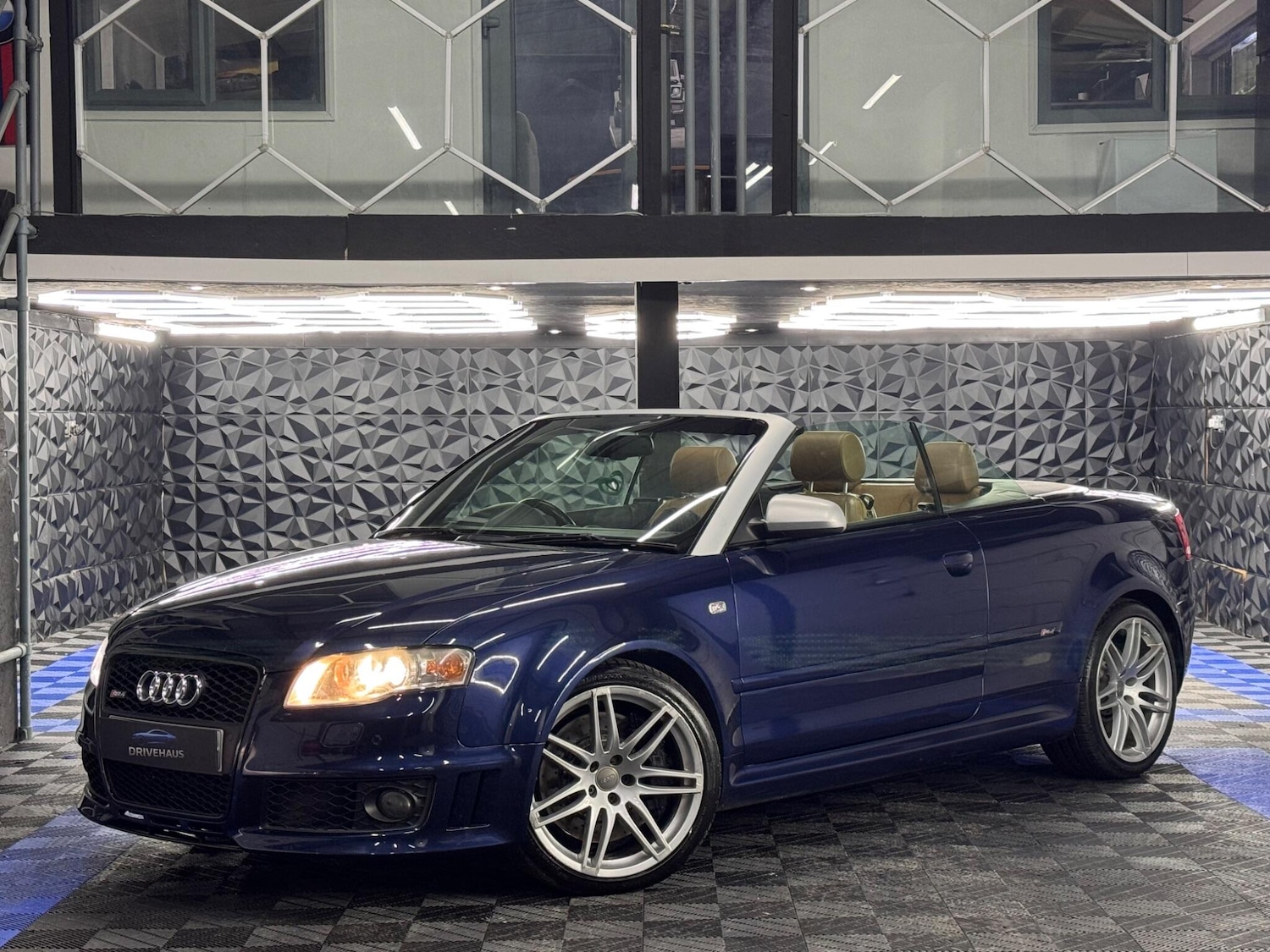 Used Audi RS4 2006 for sale - 77291960: Photo 9