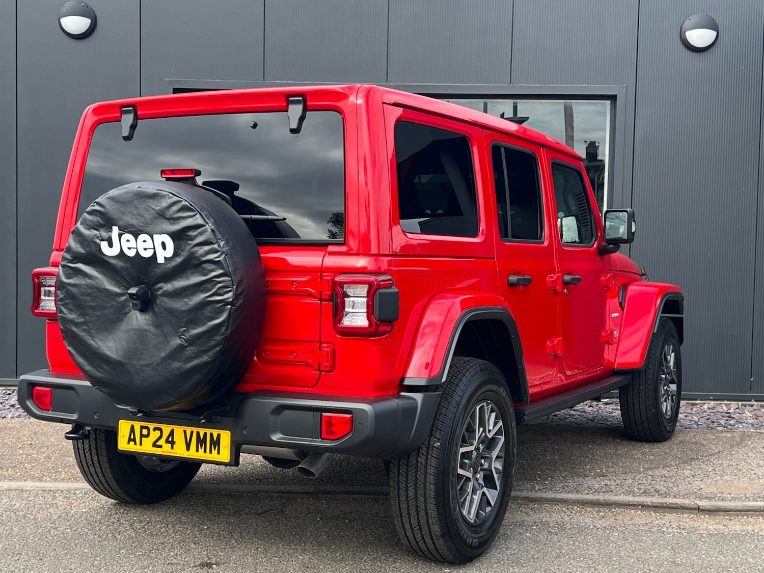 Used Jeep Wrangler 2024 for sale - 77010318: Photo 6