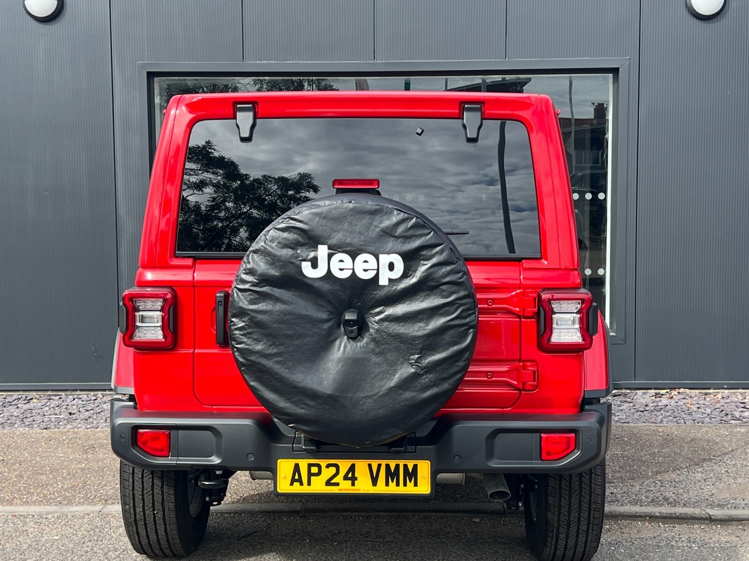 Used Jeep Wrangler 2024 for sale - 77010318: Photo 8