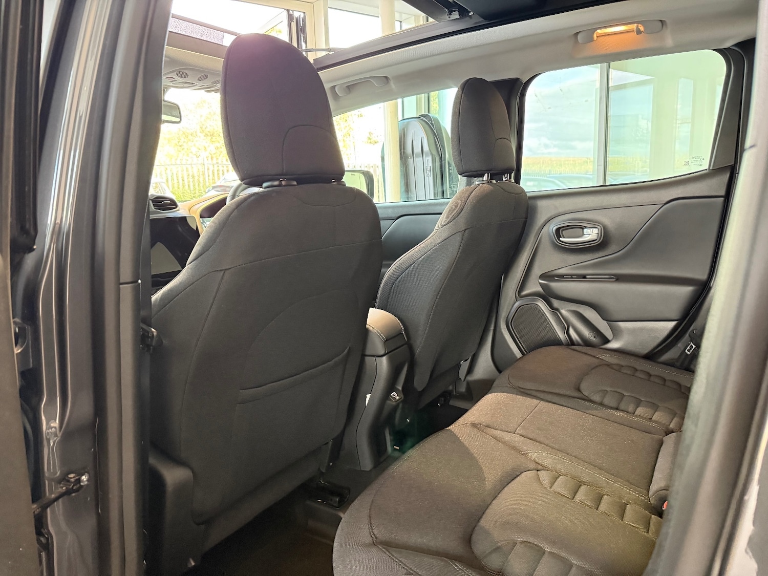 Used Jeep Renegade 2025 for sale - 76868495: Photo 17