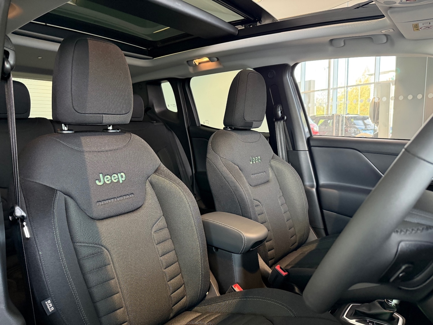 Used Jeep Renegade 2025 for sale - 76229299: Photo 4