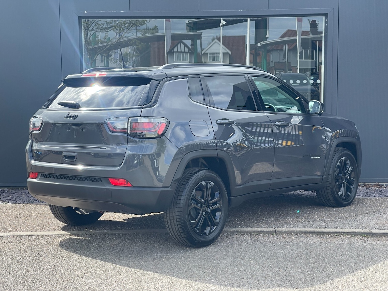 Used Jeep Compass 2023 for sale - 76868698: Photo 4