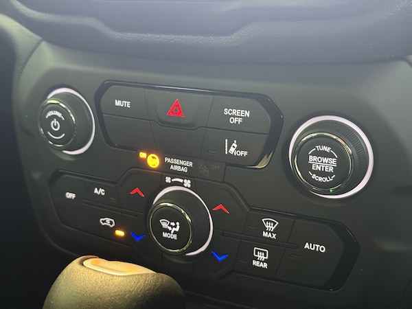 Used Jeep Renegade 2025 for sale - 76328264: Photo 36