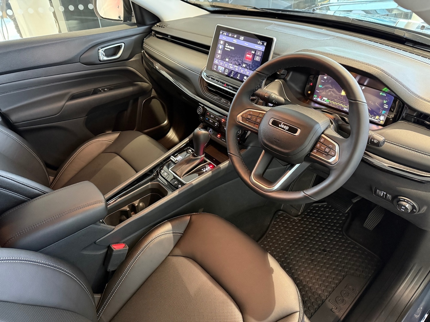 Used Jeep Compass 2024 for sale - 76868840: Photo 4