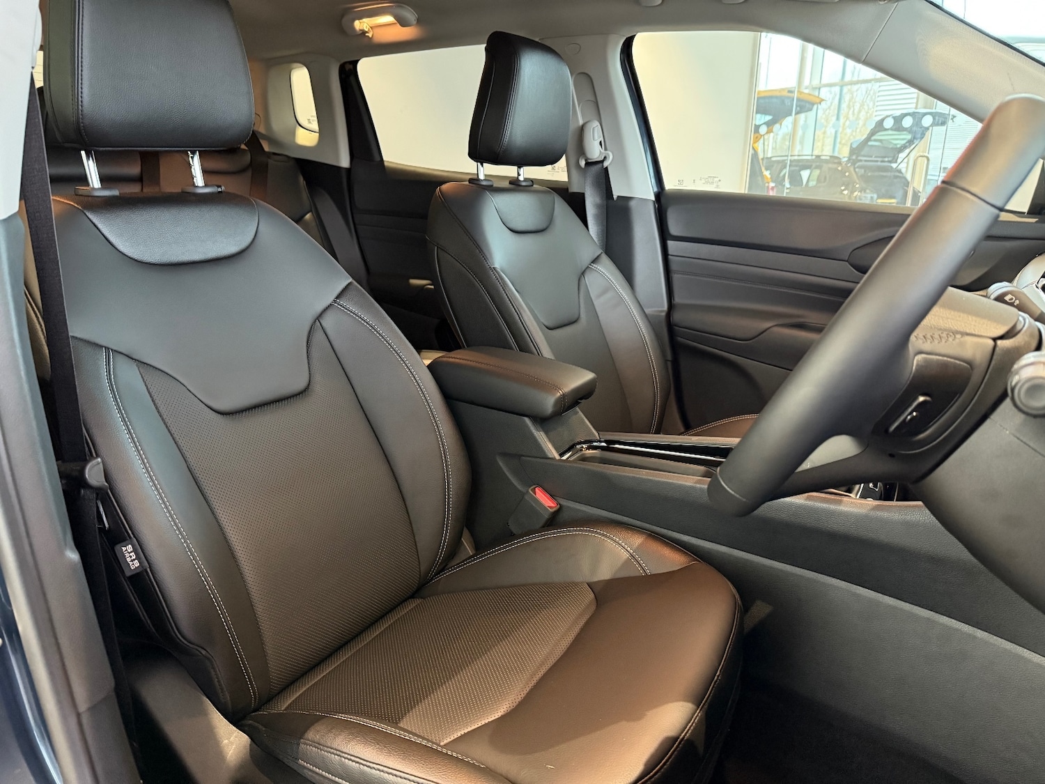 Used Jeep Compass 2024 for sale - 76868840: Photo 5