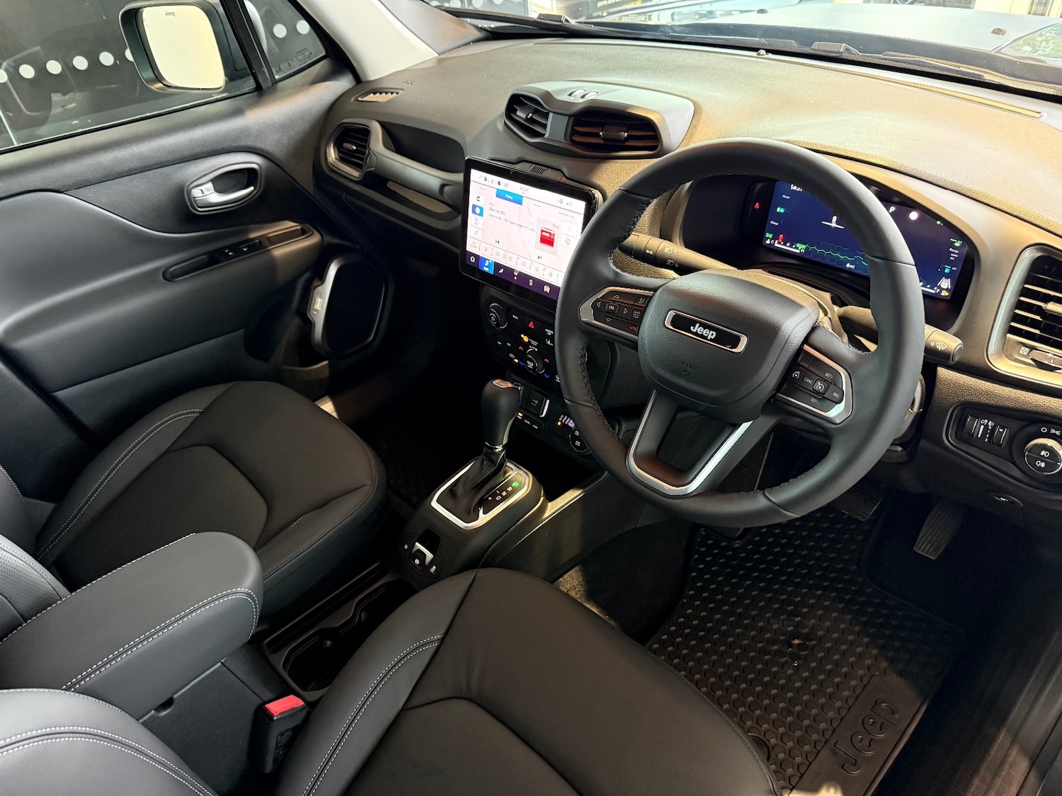 Used Jeep Renegade 2025 for sale - 76870529: Photo 8