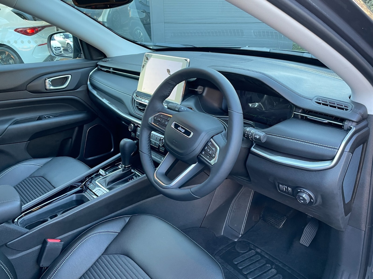 Used Jeep Compass 2023 for sale - 76647839: Photo 4