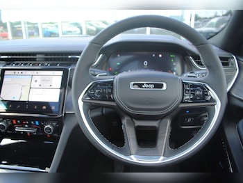 Used Jeep Grand Cherokee 2023 for sale - 77995049: Photo