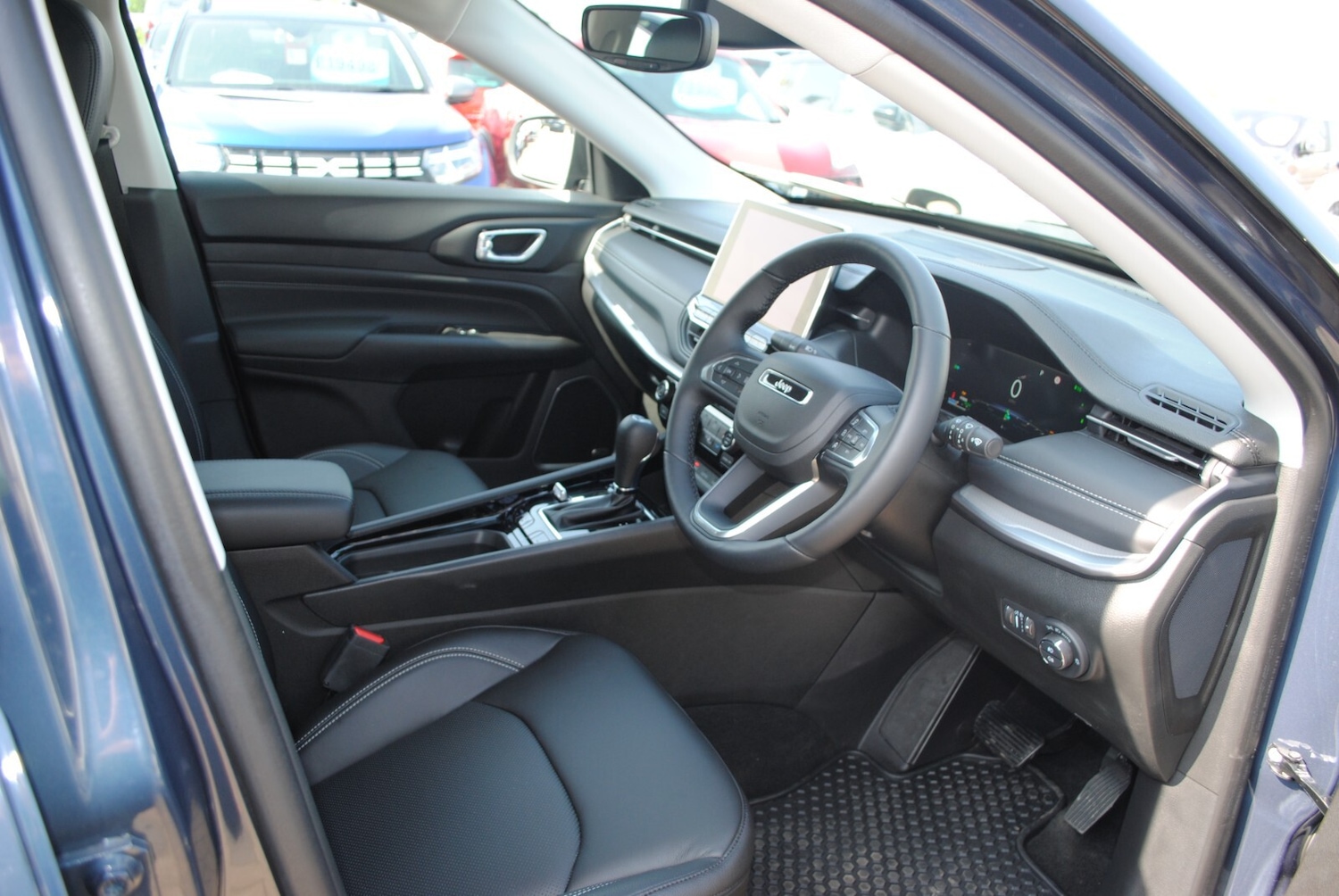 Used Jeep Compass 2023 for sale - 76458736: Photo 2