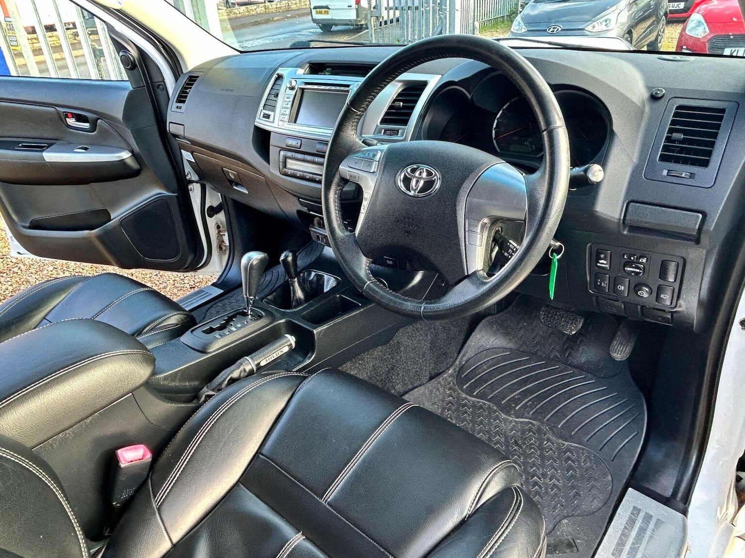 Used Toyota Hilux 2015 for sale - 77937894: Photo 19