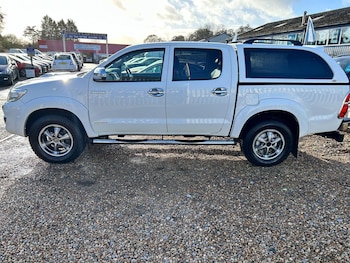Used Toyota Hilux 2015 for sale - 77937894: Photo