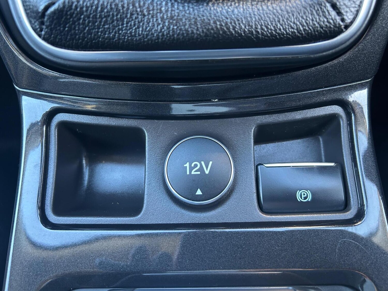 Used Ford Kuga 2016 for sale - 77891606: Photo 41