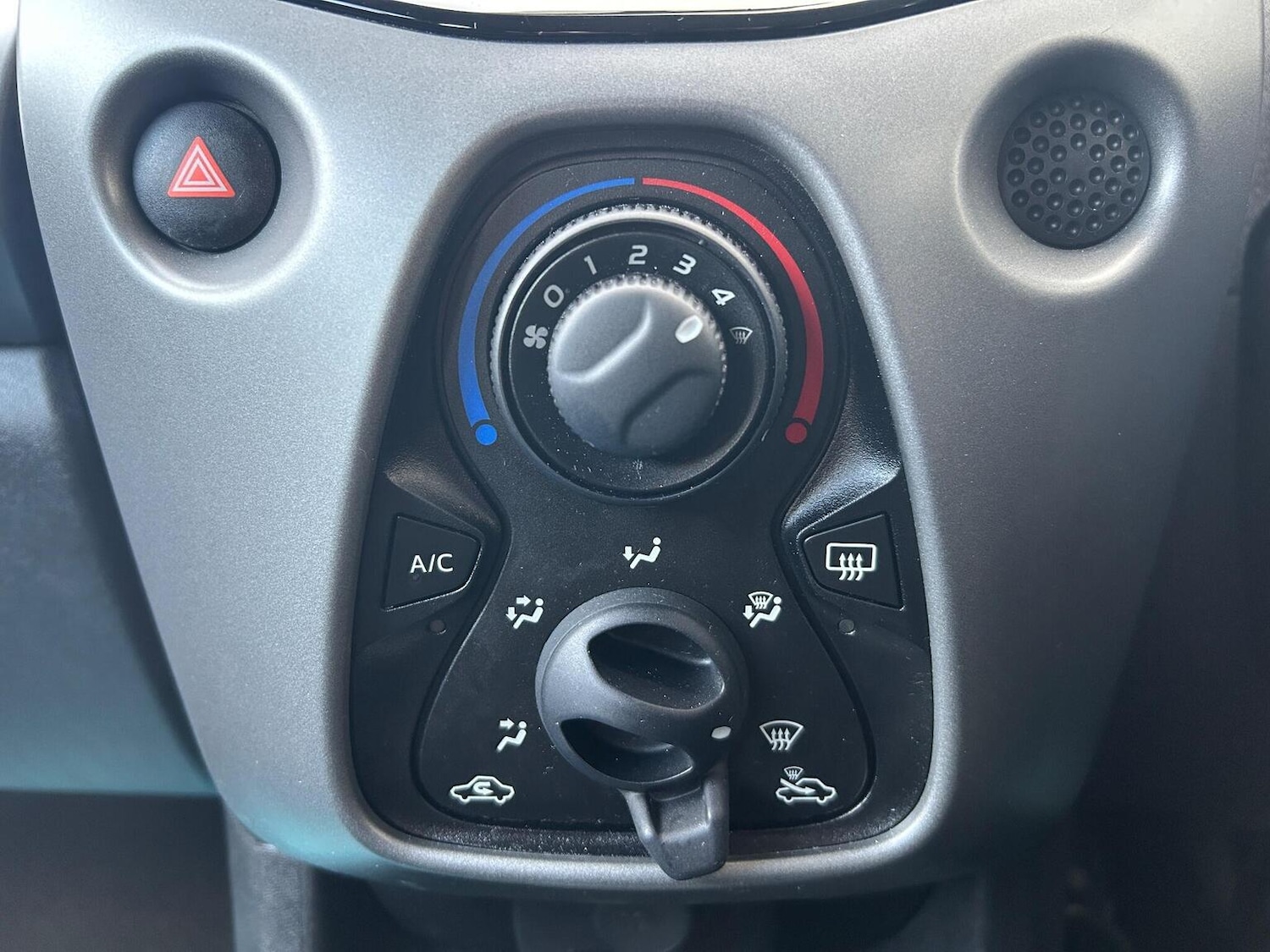 Used Toyota AYGO 2019 for sale - 77802361: Photo 37