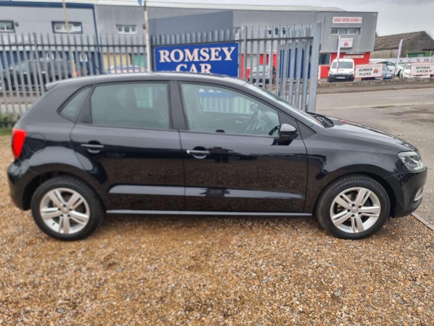 Used Volkswagen Polo 2016 for sale - 77802373: Photo 23