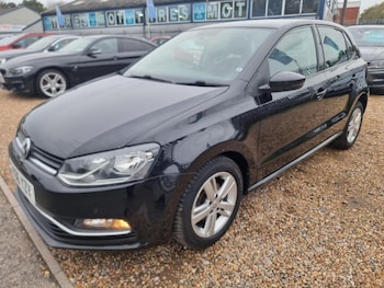 Used Volkswagen Polo 2016 for sale - 77802373: Photo