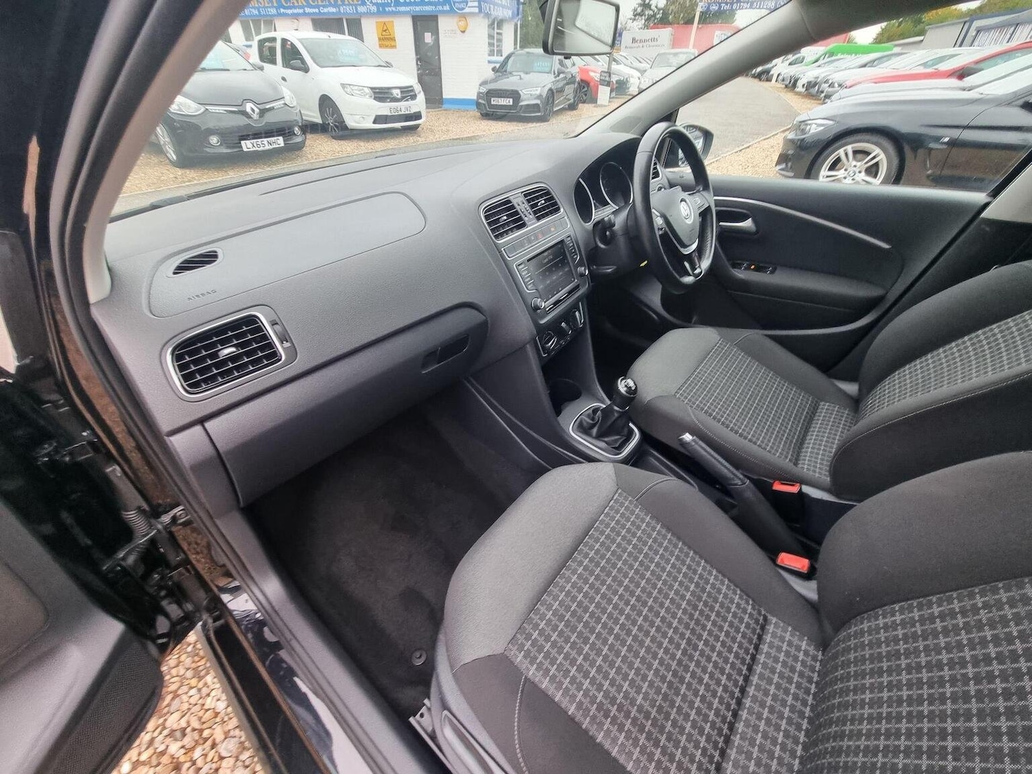 Used Volkswagen Polo 2016 for sale - 77802373: Photo 7