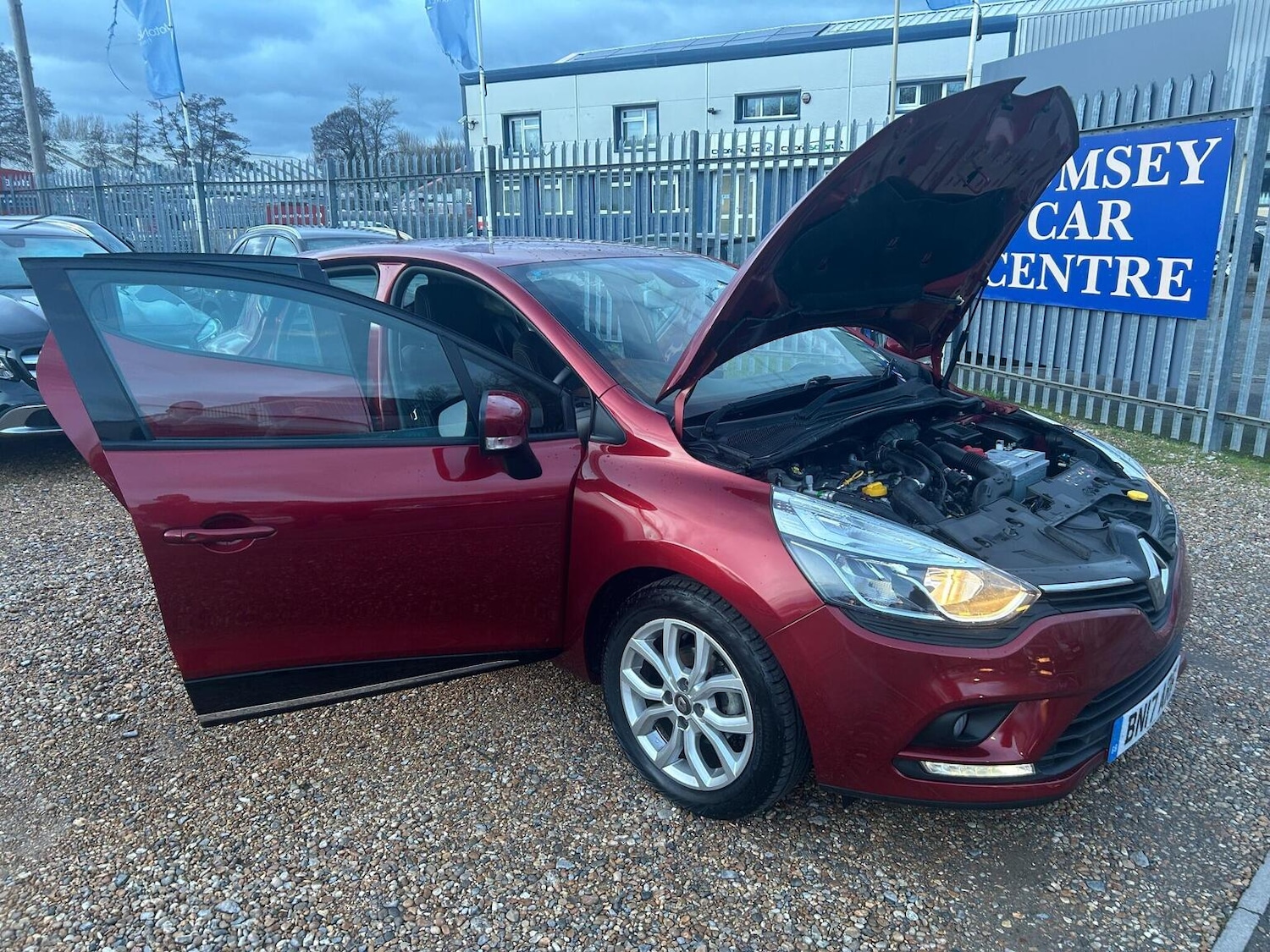 Used Renault Clio 2017 for sale - 77802360: Photo 13